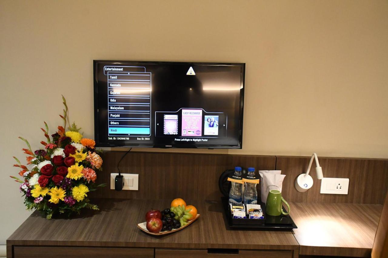 Lynq Aero Otel Kalküta Dış mekan fotoğraf