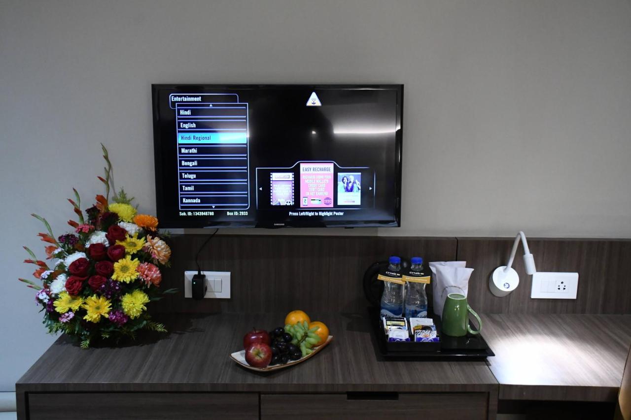 Lynq Aero Otel Kalküta Dış mekan fotoğraf