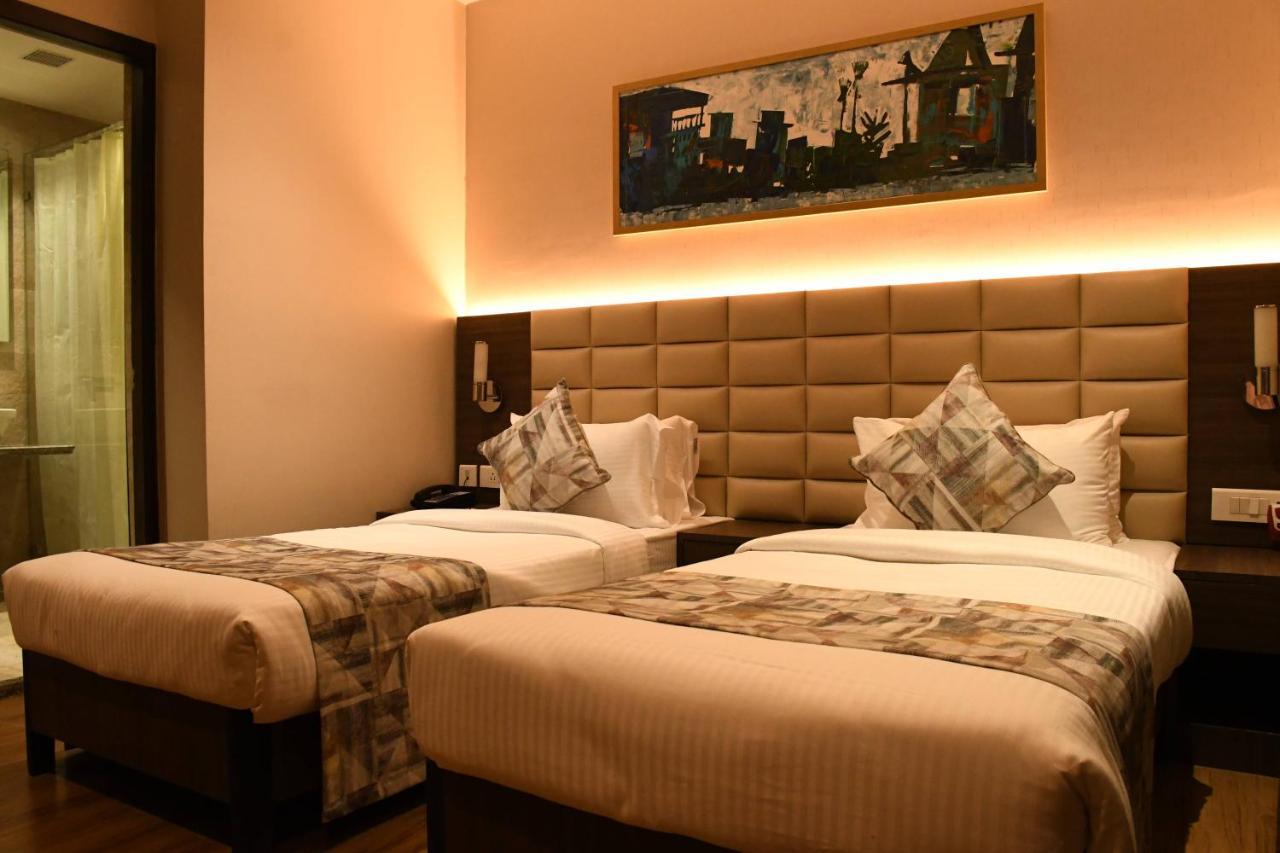 Lynq Aero Otel Kalküta Dış mekan fotoğraf