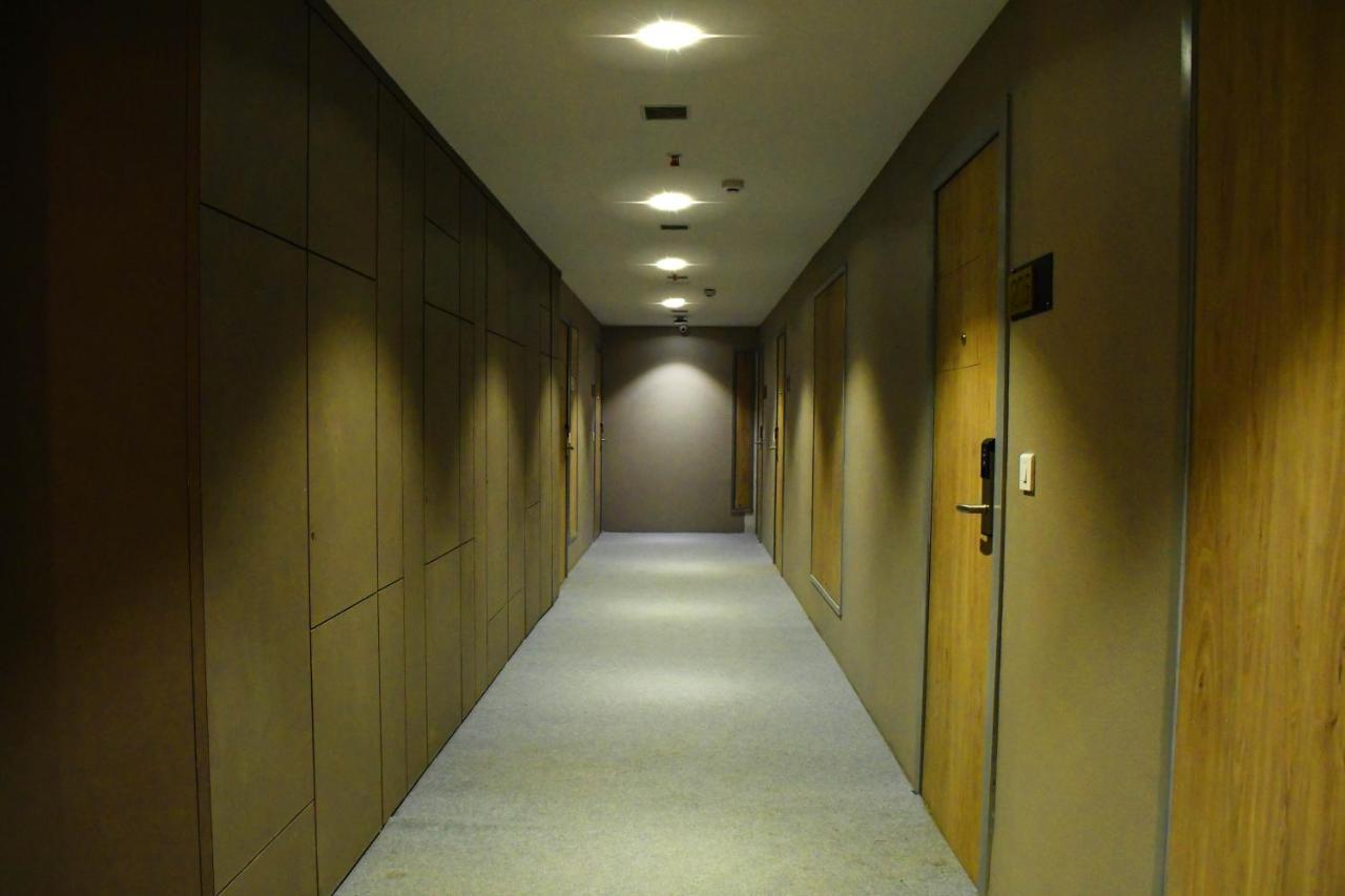 Lynq Aero Otel Kalküta Dış mekan fotoğraf