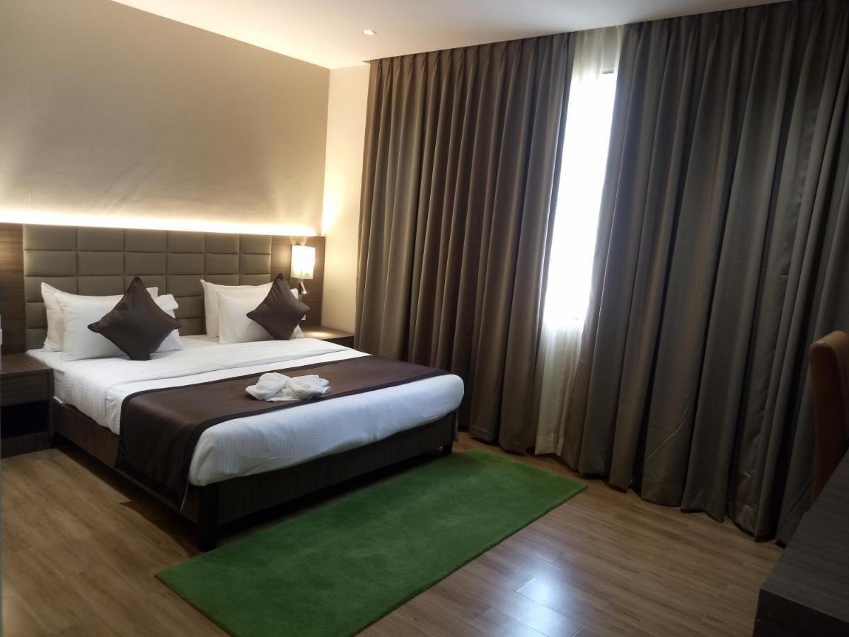 Lynq Aero Otel Kalküta Dış mekan fotoğraf