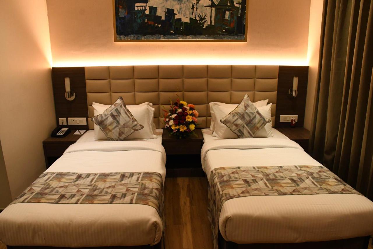 Lynq Aero Otel Kalküta Dış mekan fotoğraf