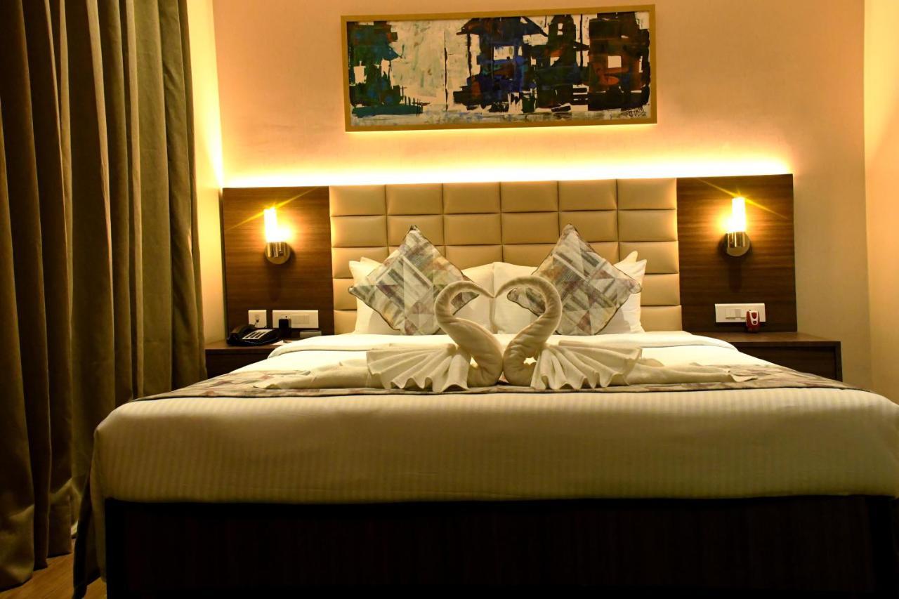 Lynq Aero Otel Kalküta Dış mekan fotoğraf