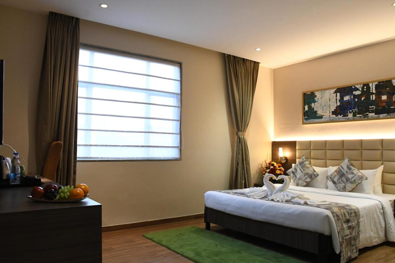 Lynq Aero Otel Kalküta Dış mekan fotoğraf